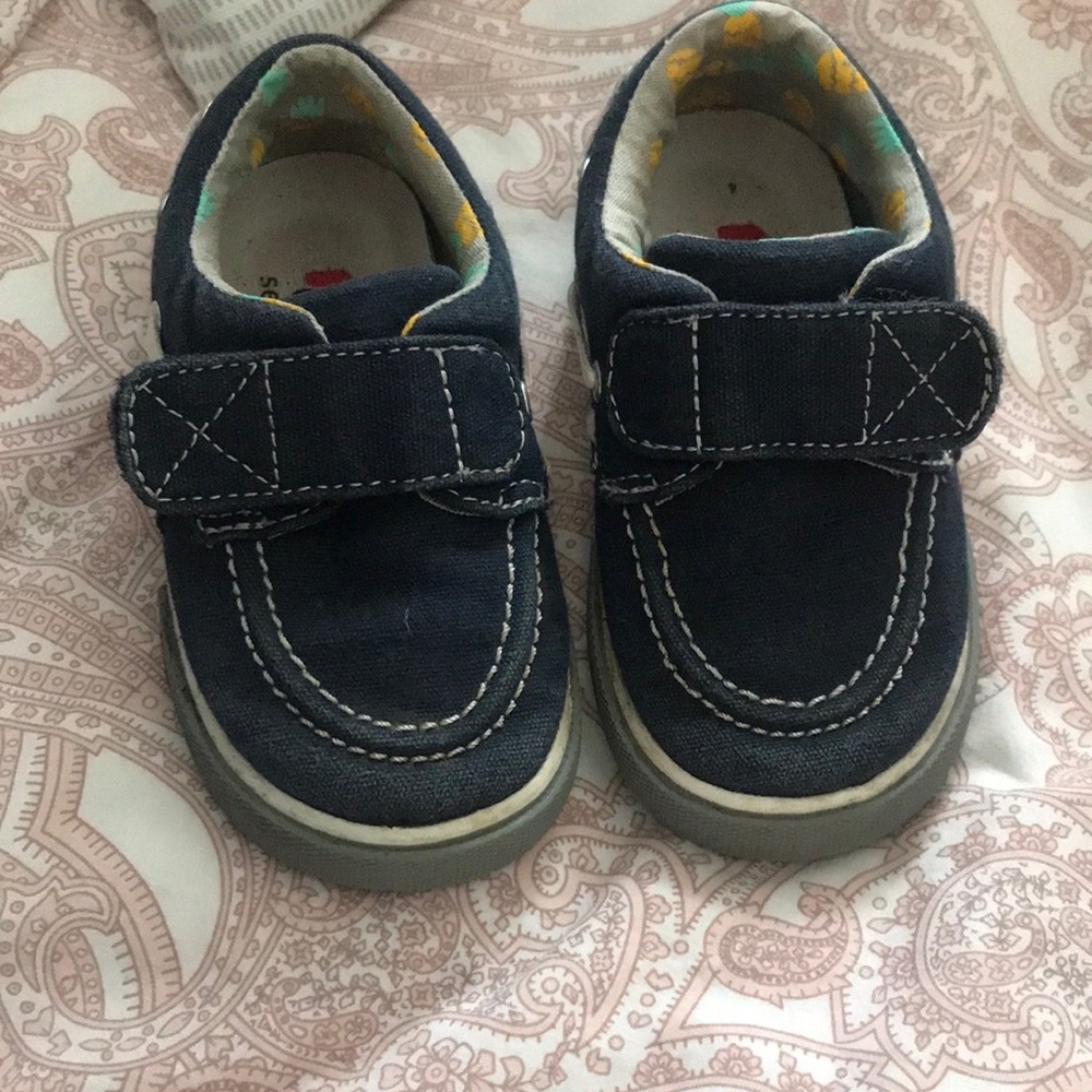 See Kai Run navy boat shoes